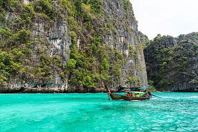 第一人称中世纪肉鸽新作《远征阿加森》即将发售